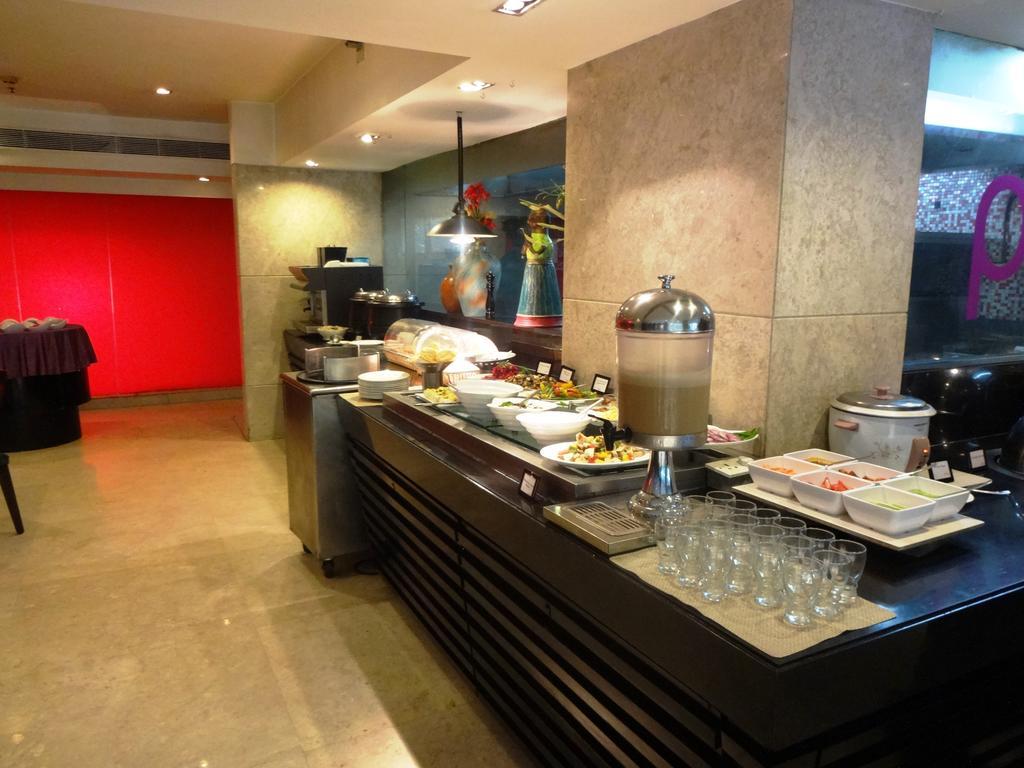 Royal Orchid Central Bangalore, Mg Road Extérieur photo