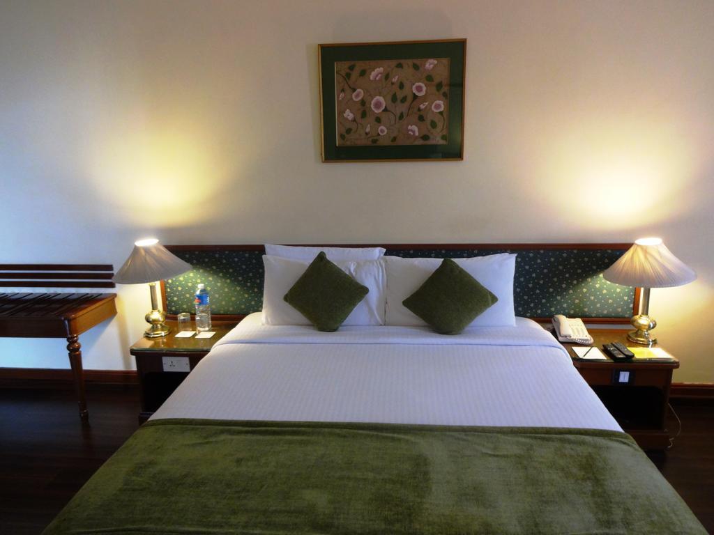 Royal Orchid Central Bangalore, Mg Road Extérieur photo