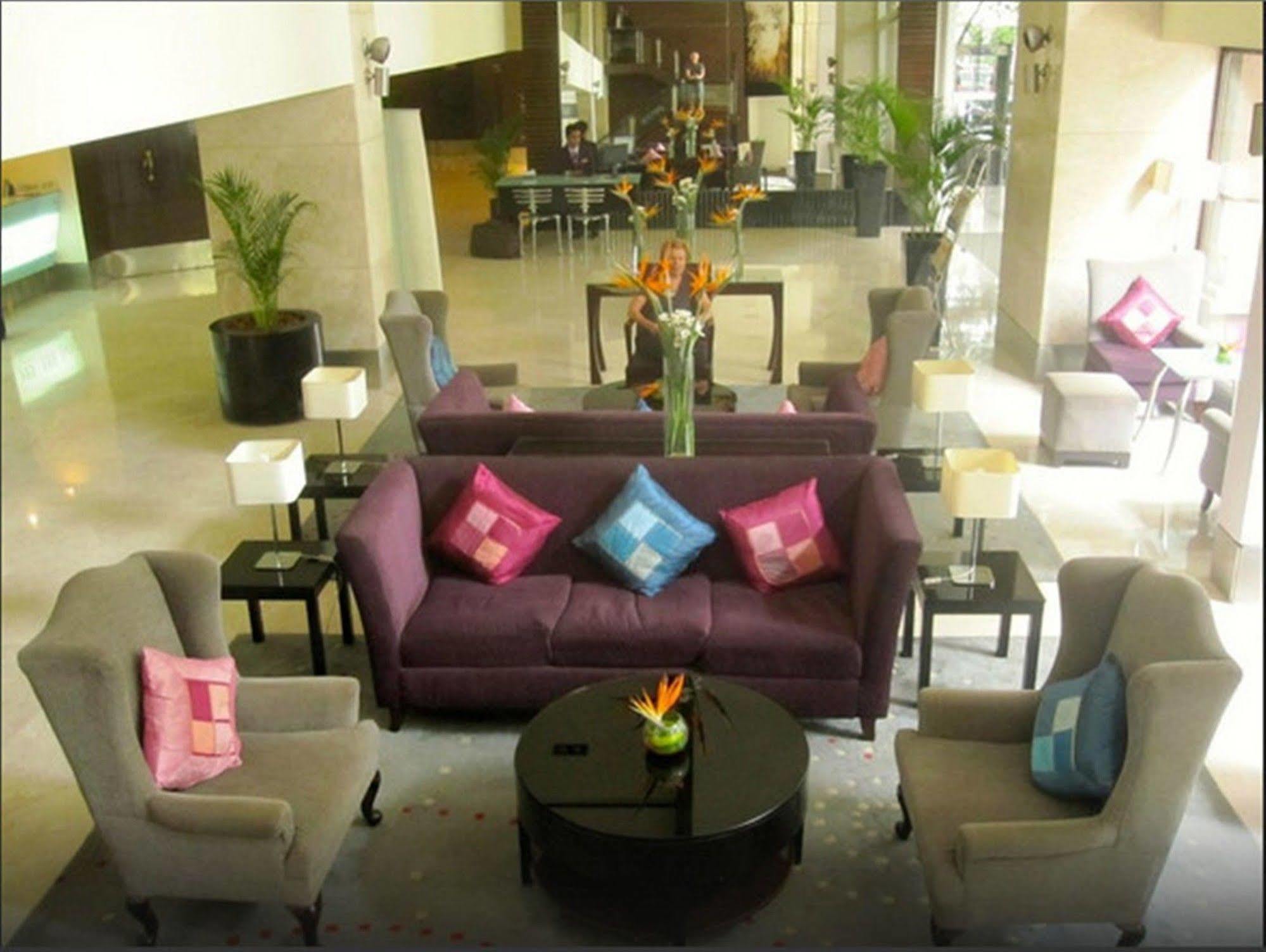 Royal Orchid Central Bangalore, Mg Road Extérieur photo